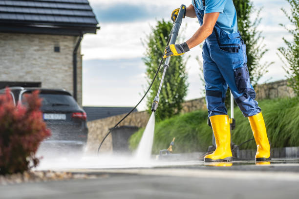 Professional Pressure Washing Services in Hiawatha, IA